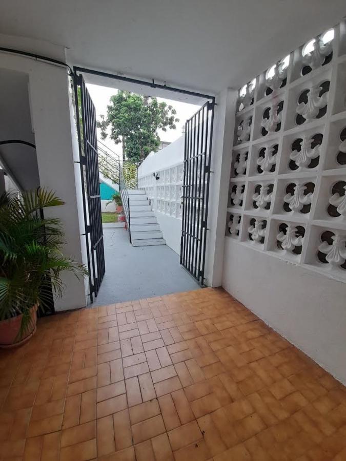 Frente Aeropuerto De Isla Verde San Juan Exteriér fotografie